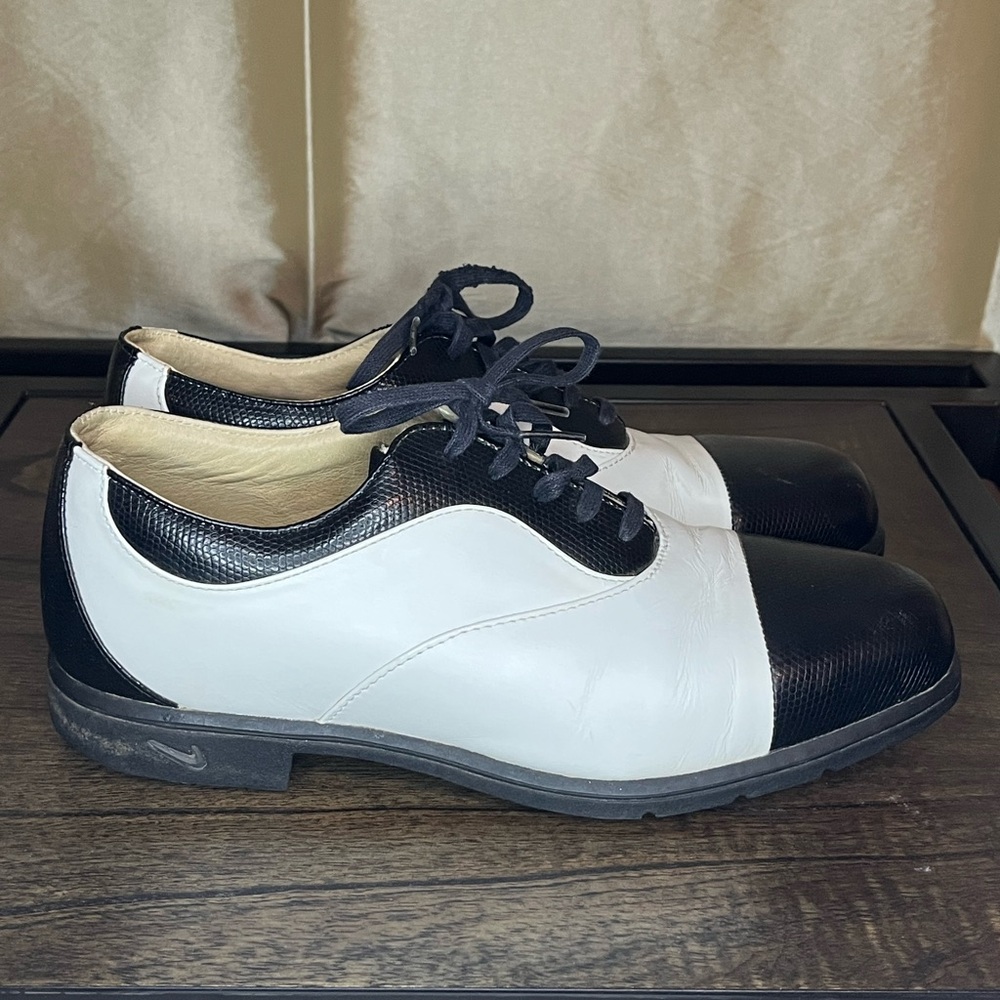 Women’s Nike Golf Shoes-Verdana Last -Black and White. - Picture 2 of 11